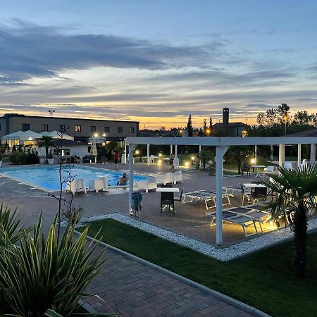 Hotel Bussana Porto Tolle Eksteriør bilde