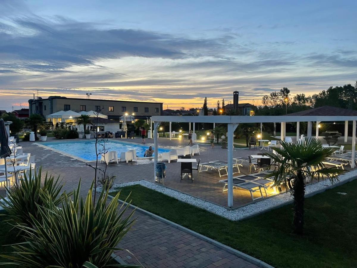 Hotel Bussana Porto Tolle Eksteriør bilde